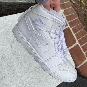 Jordan 1 Mid Triple White Vnds Size 10